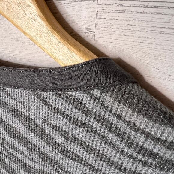 Beach Lunch Lounge Top Women Size XL Gray Animal Print Thermal Long Sleeve - Picture 13 of 16